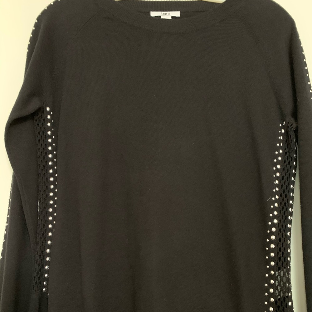 Women’s sweater.